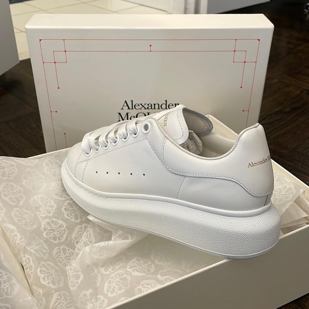BRAND NEW Alexander Macqueen Low Top Sneakers